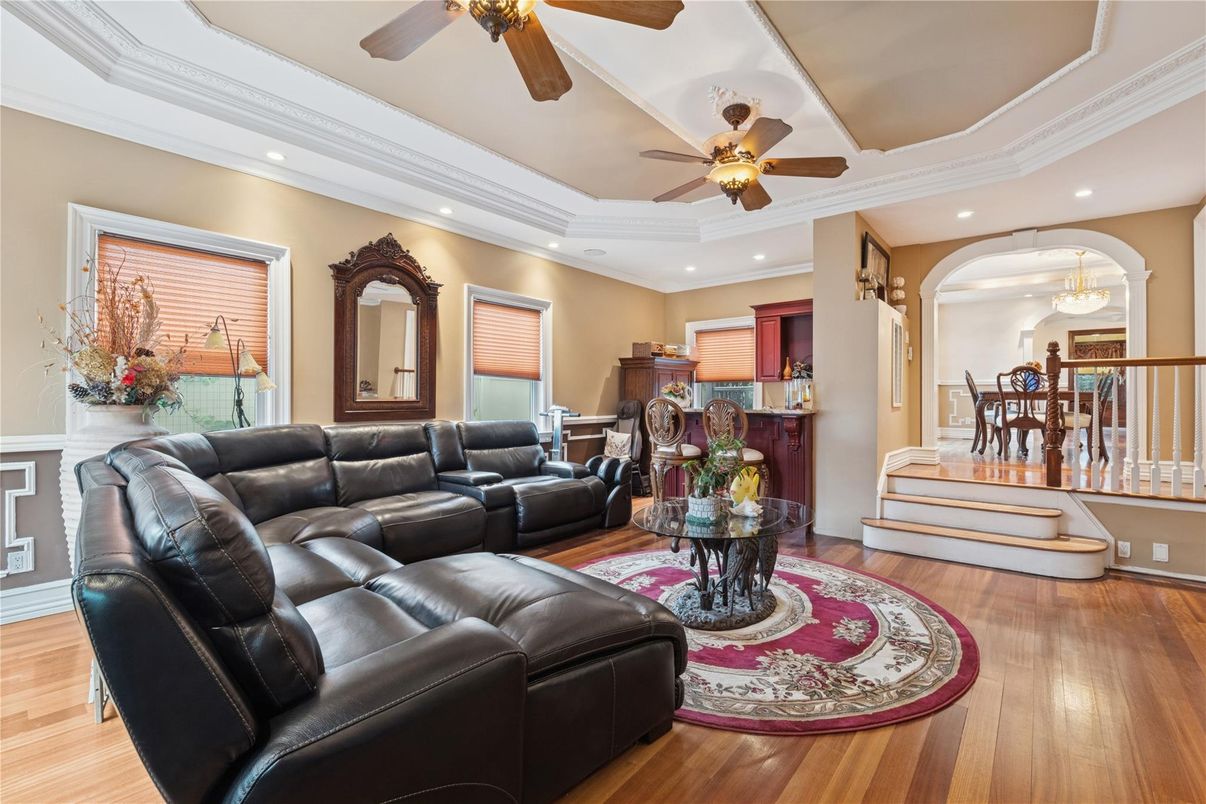 Chandelier, Dining room, Interior, Living room, Recessed Lighting, Wood Texture Flooring