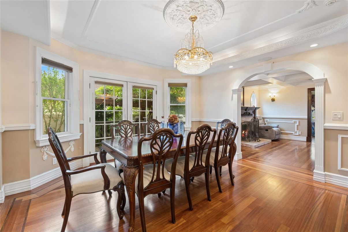 Chandelier, Dining room, Fireplace, Interior, Piano, Recessed Lighting, Wood Texture Flooring