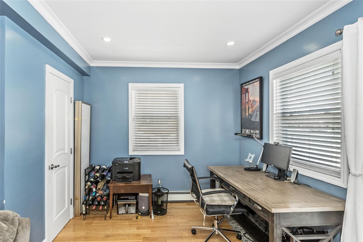 Home Office, Interior, Recessed Lighting, Wood Texture Flooring