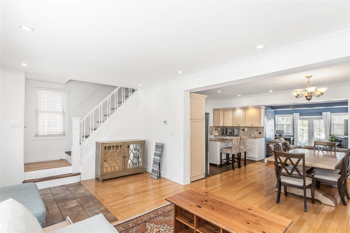 Chandelier, Dining room, Interior, Kitchen, Recessed Lighting, Wood Texture Flooring