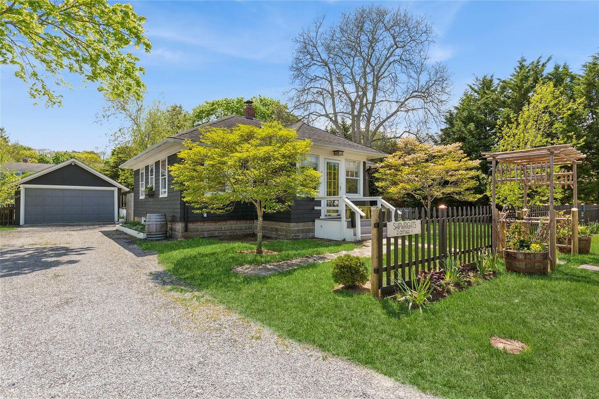 Backyard, Detached Garage, Exterior