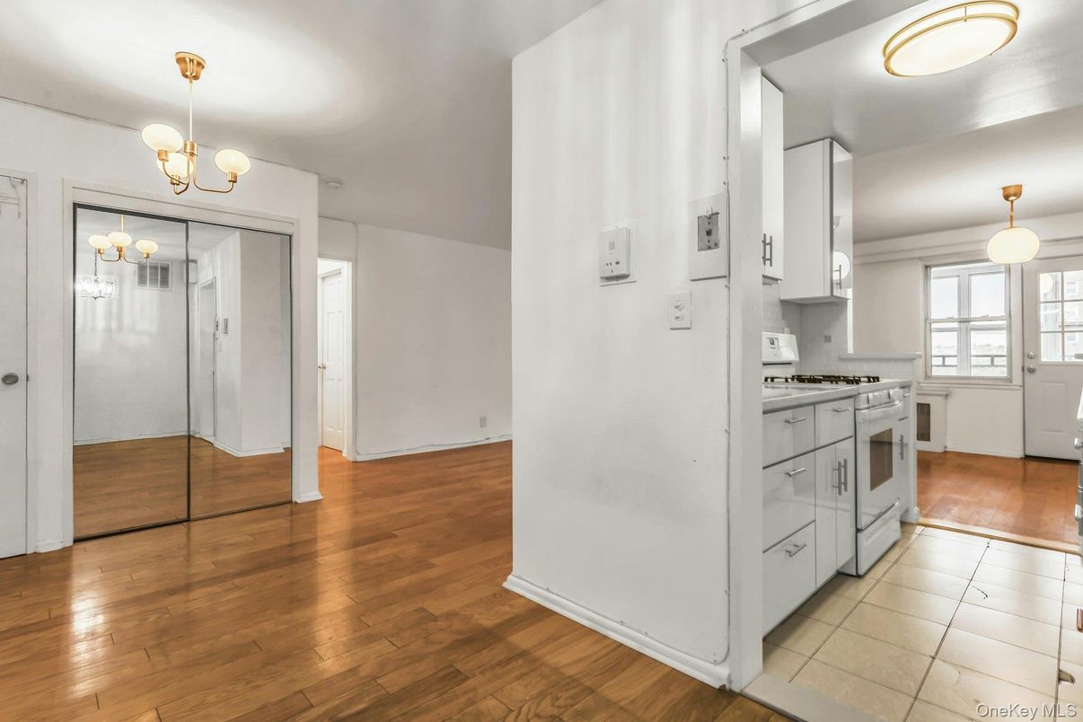 Interior, Kitchen, Pendant Lights, Wood Texture Flooring