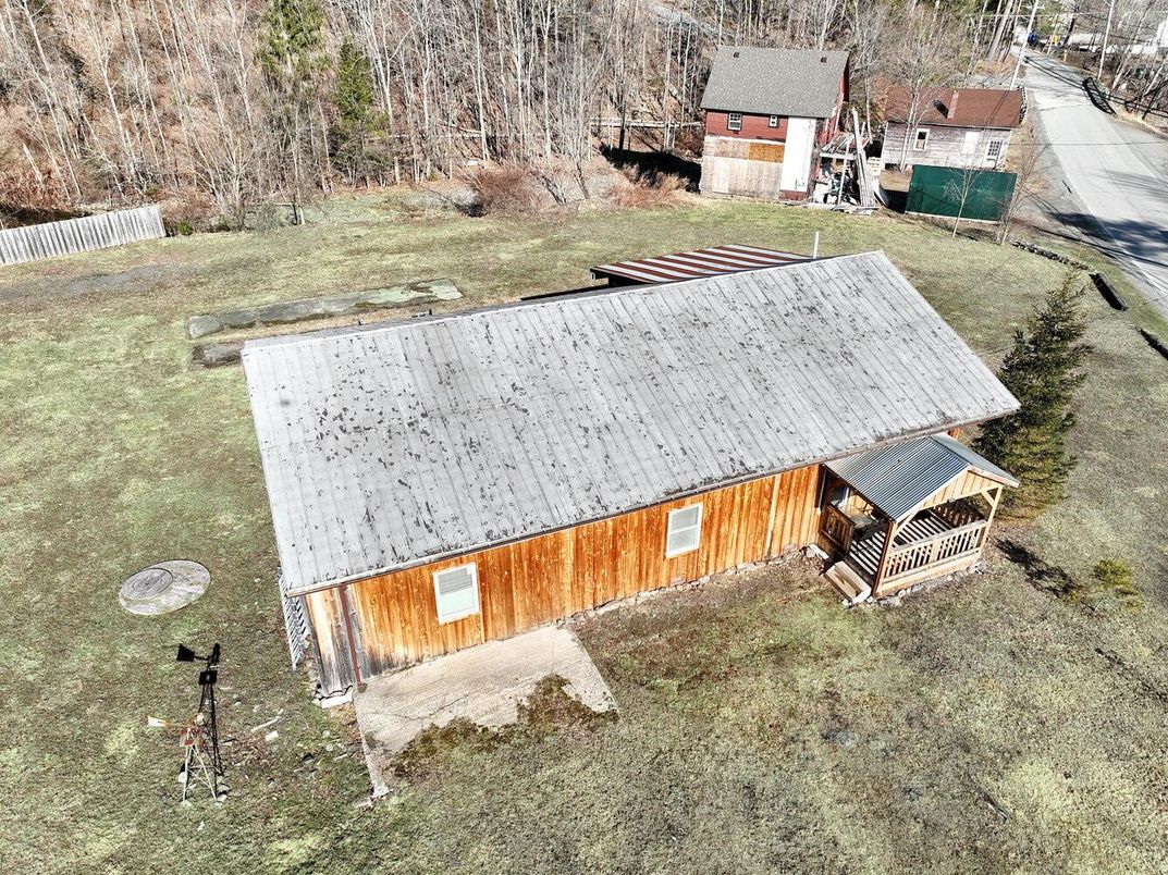 Exterior, Drone
