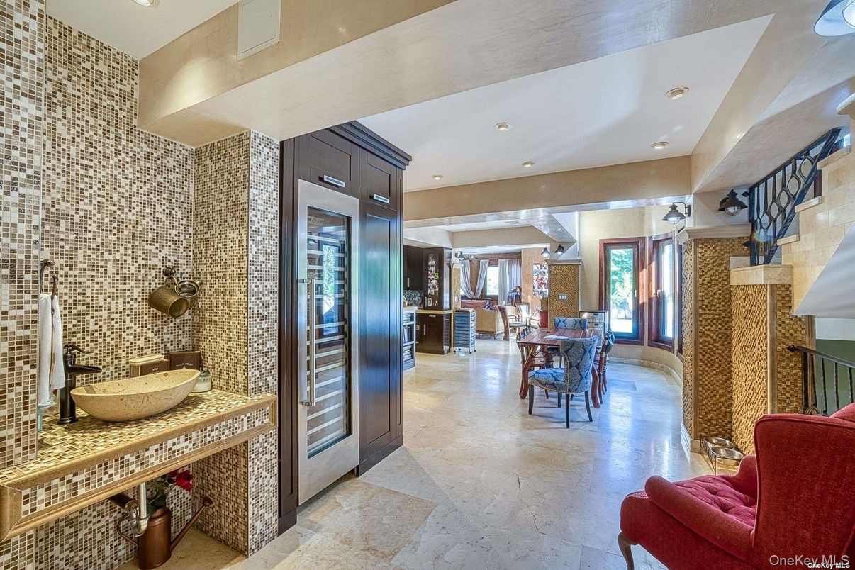 Dining room, Interior, Recessed Lighting