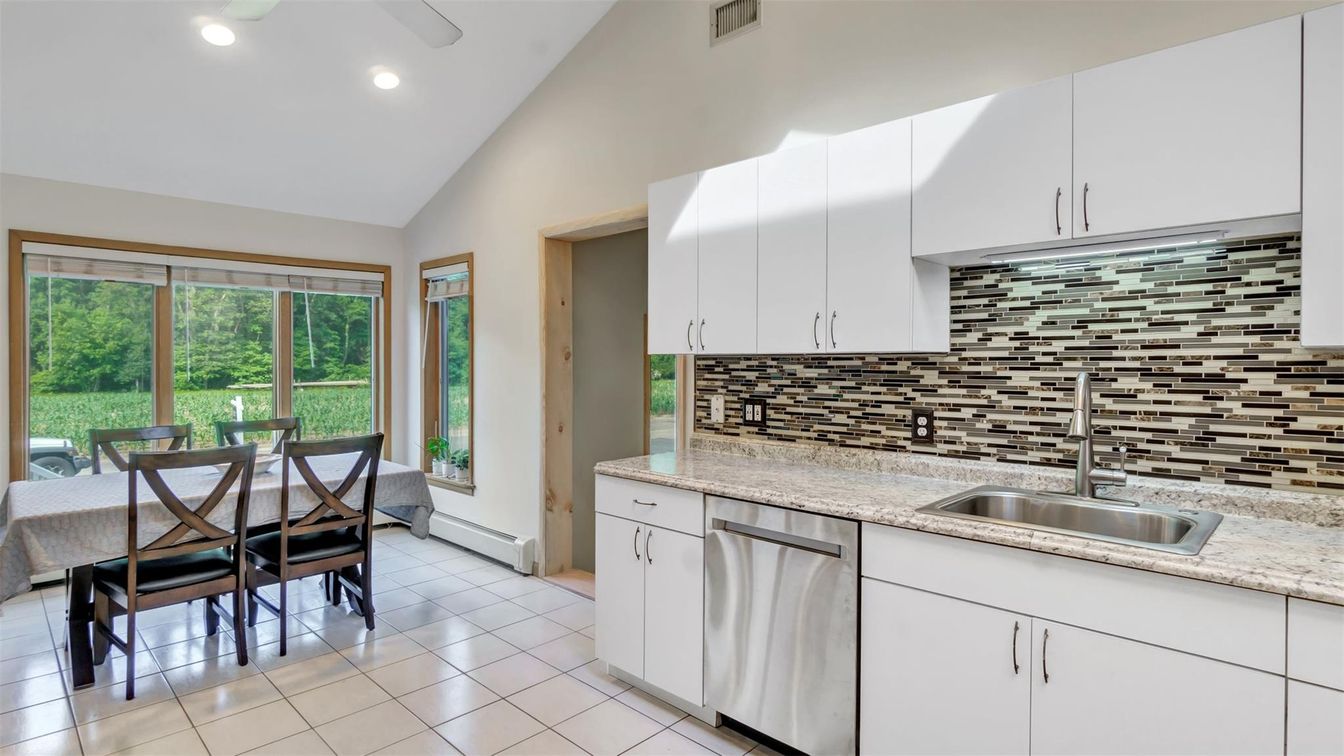 Dining room, Interior, Kitchen, Recessed Lighting