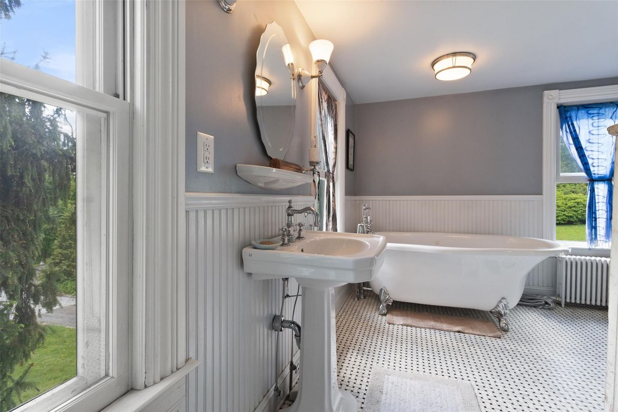 Bathroom, Free Standing Baths, Interior