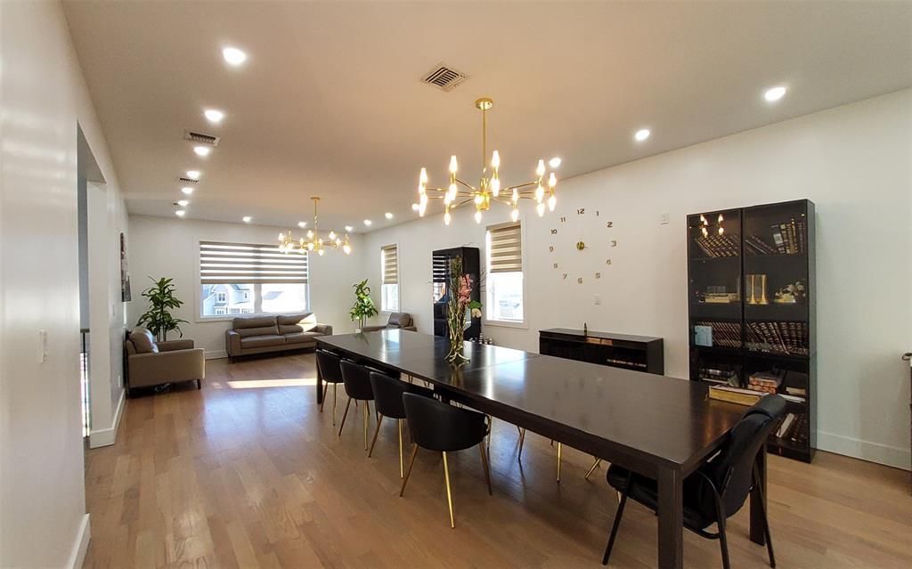 Dining room, Interior, Living room, Pendant Lights, Recessed Lighting, Wood Texture Flooring