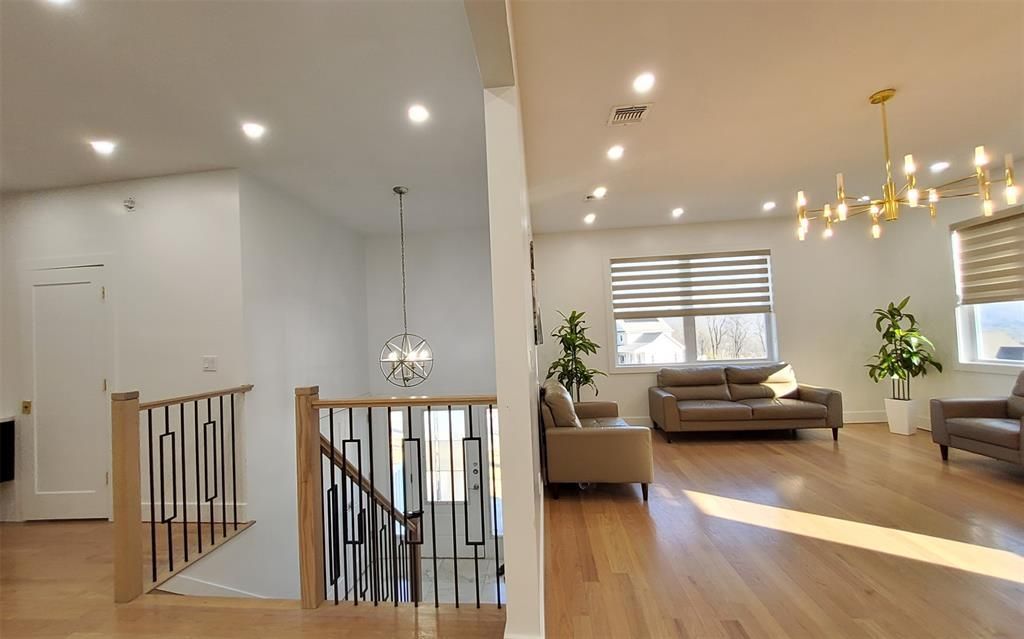 Interior, Living room, Pendant Lights, Recessed Lighting, Wood Texture Flooring