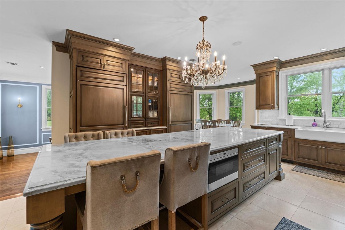 Chandelier, Dining room, Interior, Kitchen, Recessed Lighting, Wood Texture Flooring