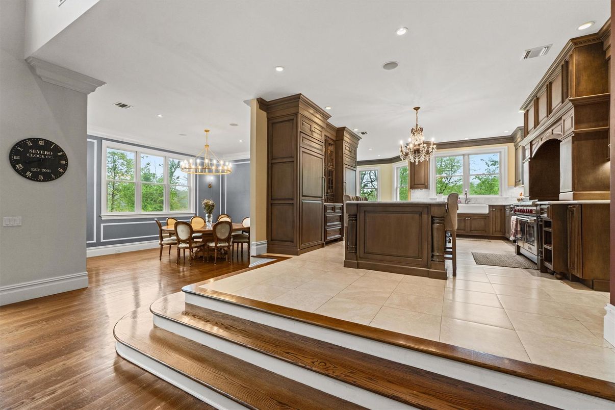 Chandelier, Dining room, Interior, Kitchen, Pendant Lights, Recessed Lighting, Wood Texture Flooring