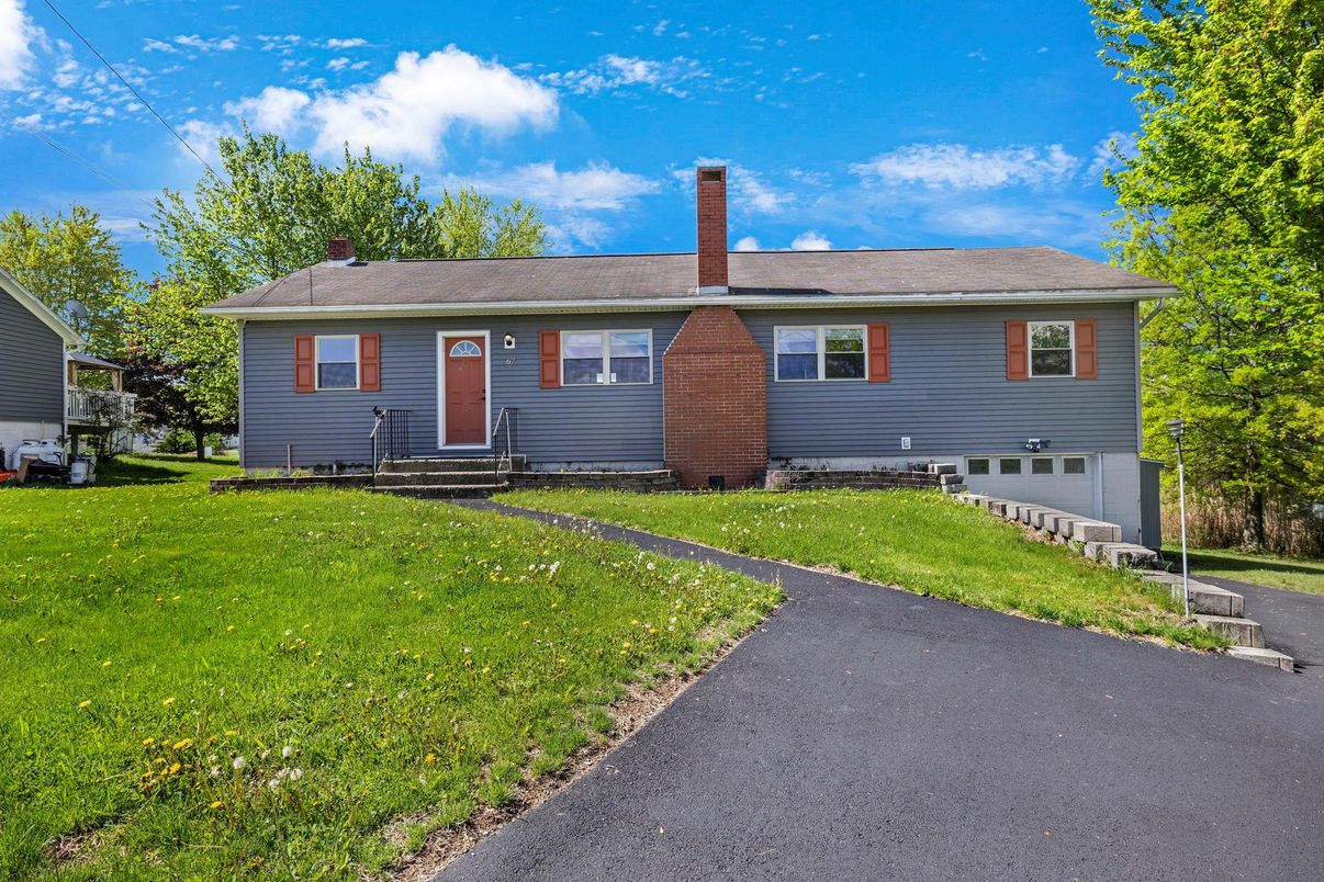 Attached, Exterior, Facade, Raised Ranch