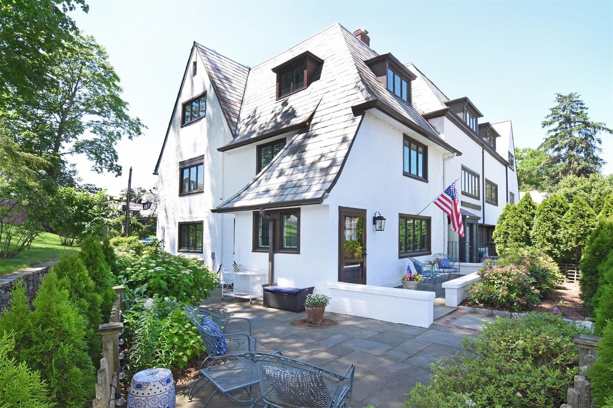 Exterior, Facade, Tudor Revival