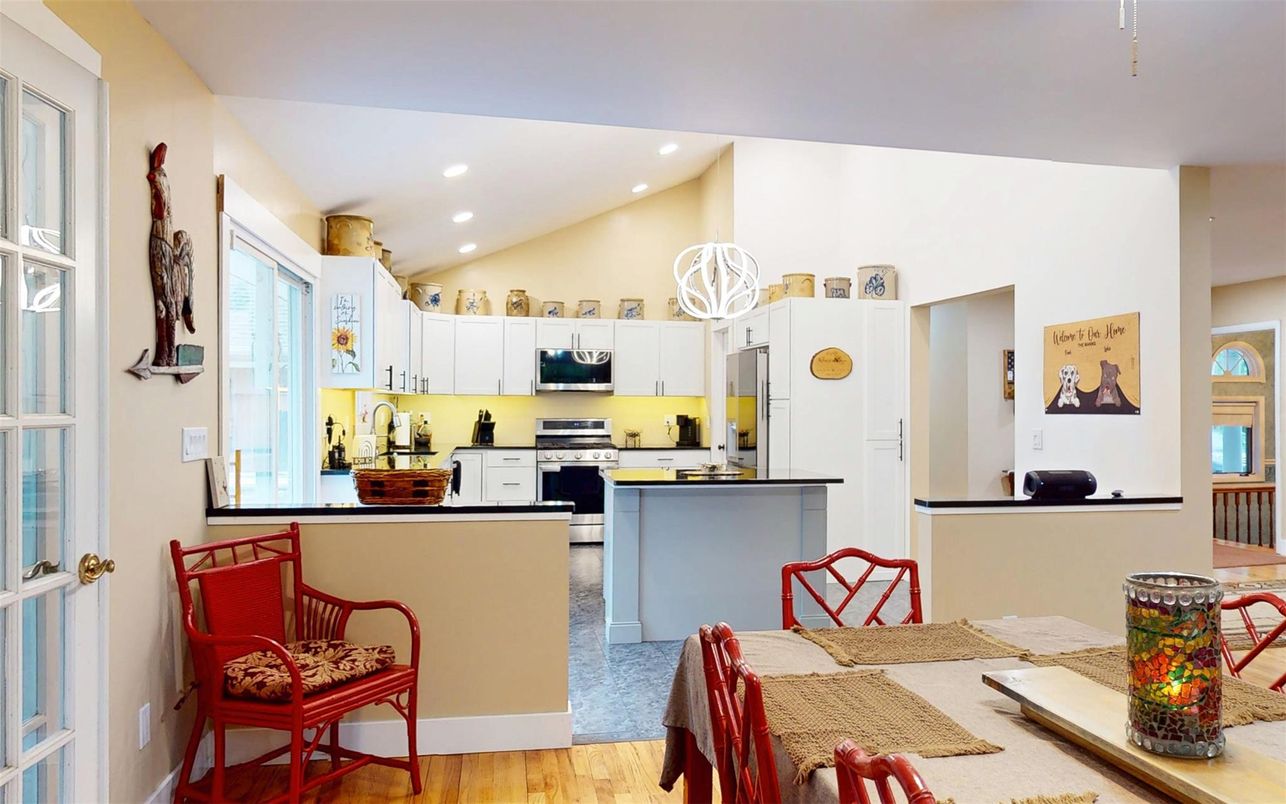 Dining room, Interior, Kitchen, Recessed Lighting, Stainless Steel Appliances, Wood Texture Flooring