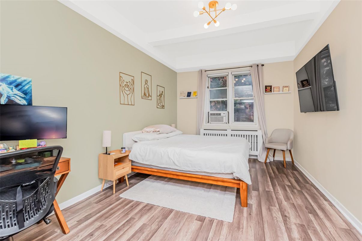 Bedroom, Interior, Pendant Lights, Wood Texture Flooring