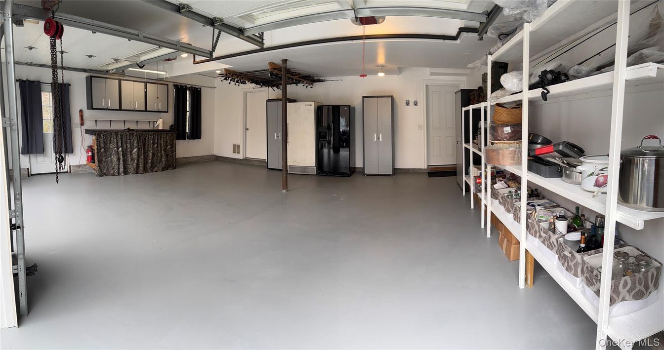 Garage, Interior