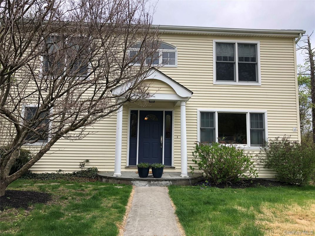 Exterior, Facade, American Foursquare