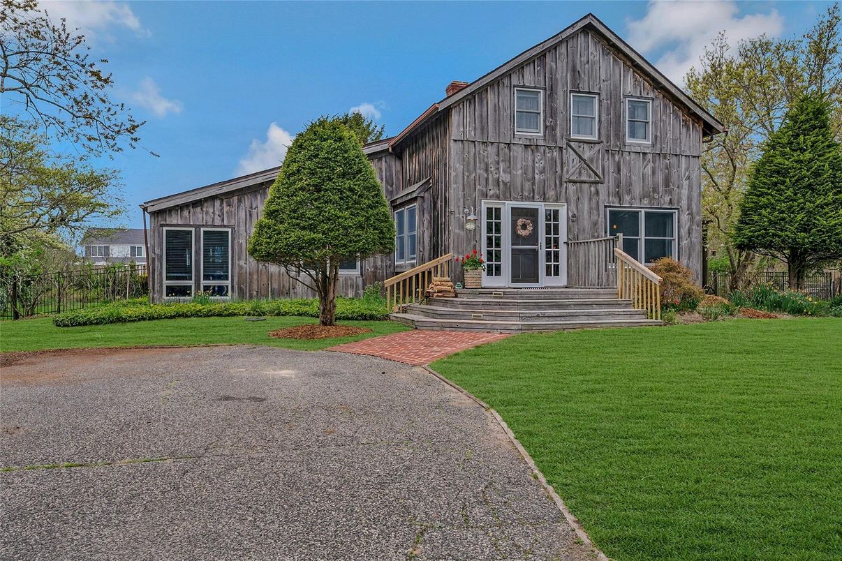 Backyard, Exterior, Facade, Farmhouse