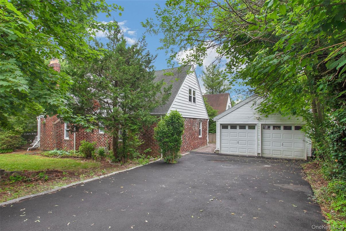 Detached Garage, Exterior