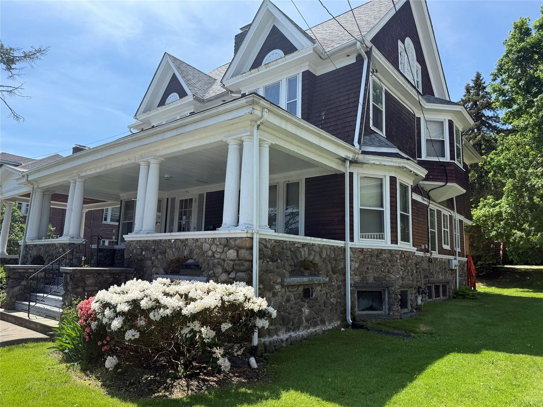 Exterior, Facade, Queen Anne Victorian