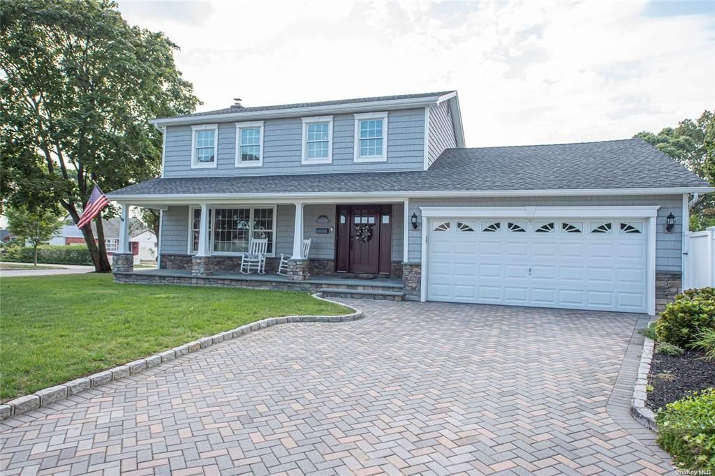 Attached, Exterior, Facade, Ranch