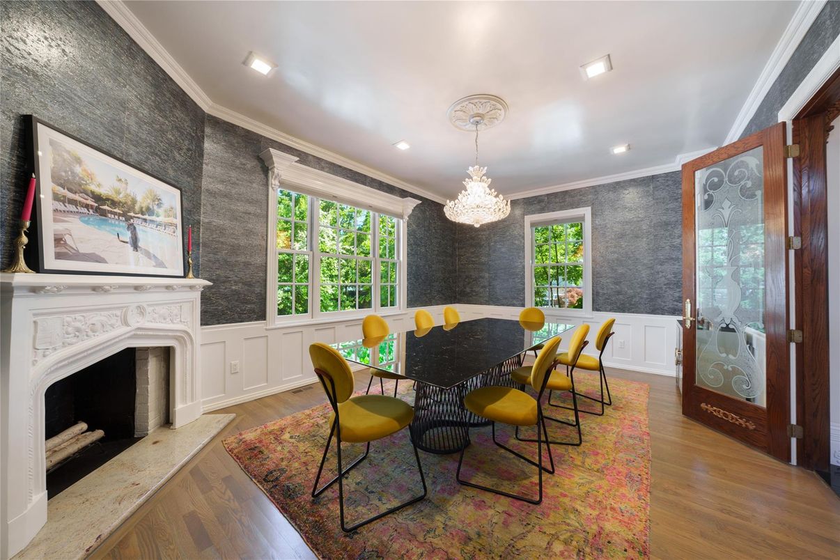 Chandelier, Dining room, Fireplace, Interior, Recessed Lighting, Wood Texture Flooring