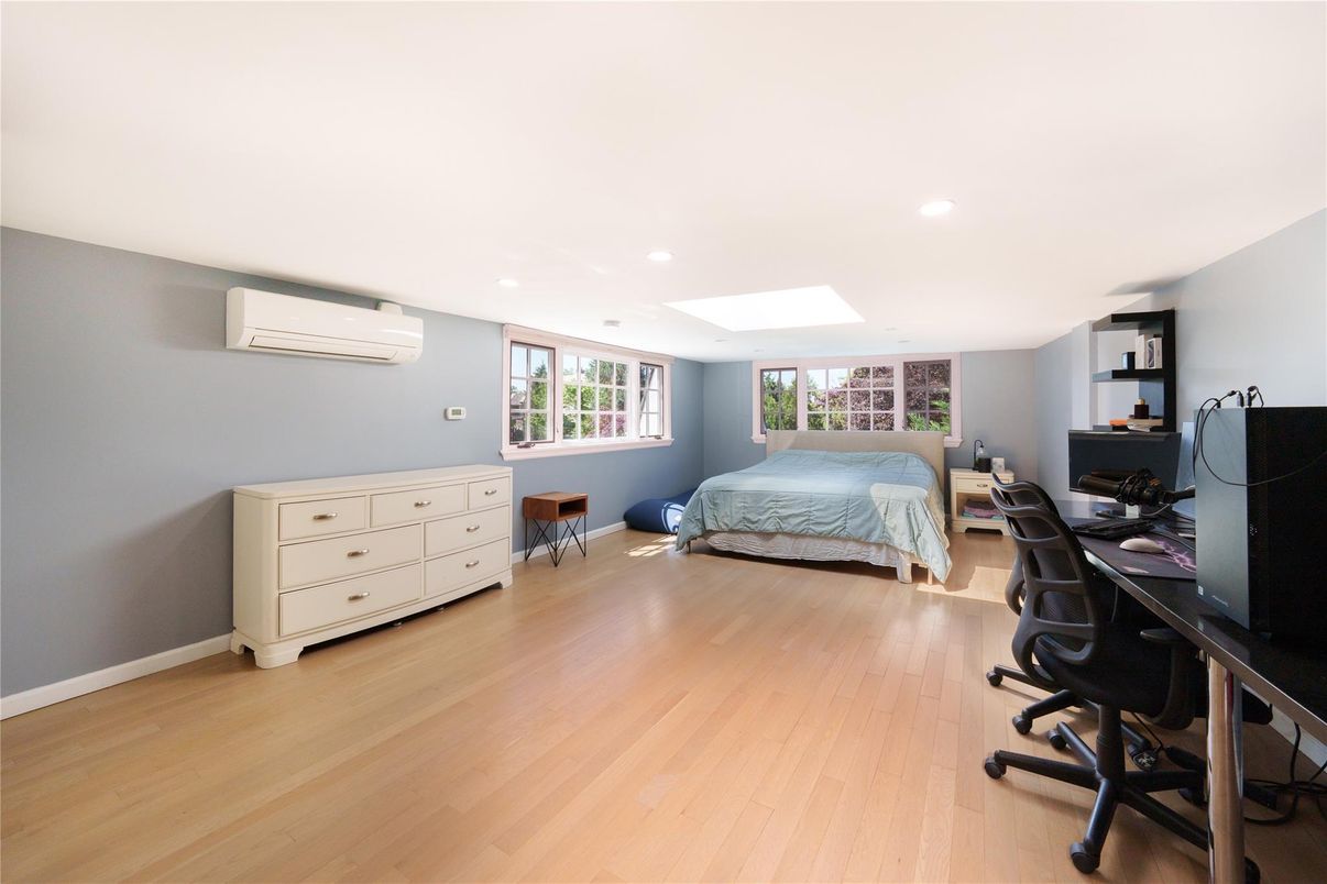 Bedroom, Home Office, Interior, Recessed Lighting, Wood Texture Flooring