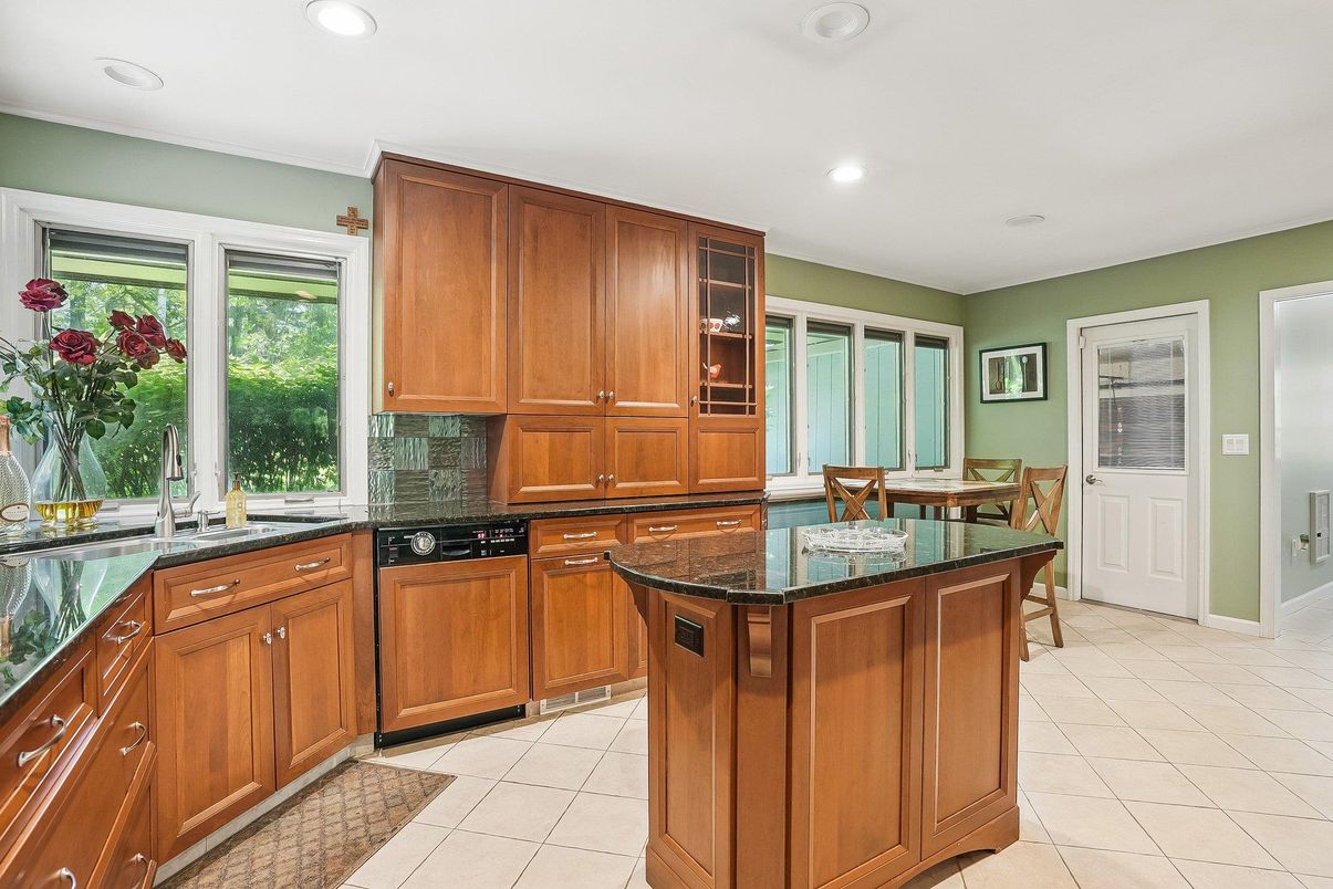 Dining room, Interior, Kitchen, Recessed Lighting