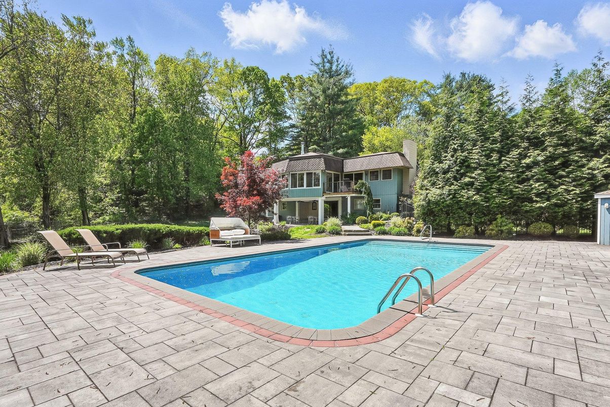 Exterior, Pool