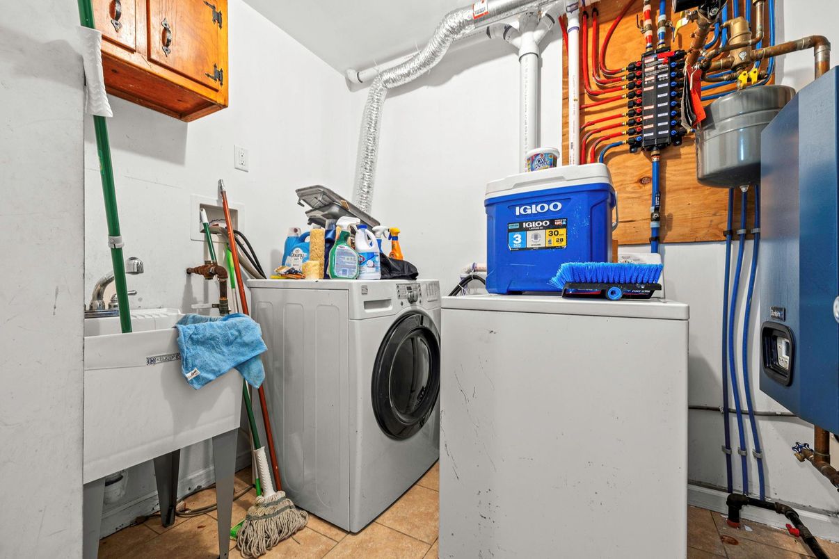 Interior, Washer