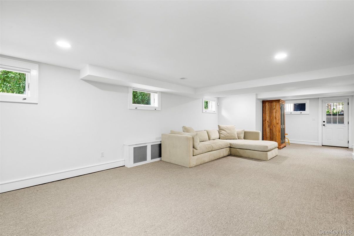 Empty room, Interior, Living room, Recessed Lighting