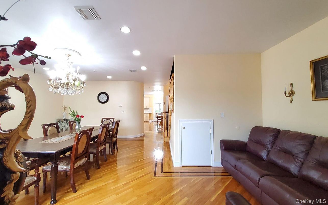 Chandelier, Dining room, Interior, Recessed Lighting, Wood Texture Flooring