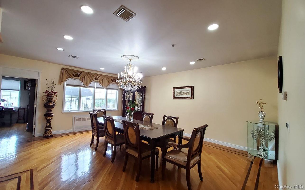 Chandelier, Dining room, Interior, Recessed Lighting, Wood Texture Flooring