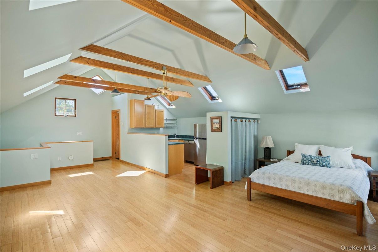 Bedroom, Interior, Kitchen, Pendant Lights, Stainless Steel Appliances, Wooden Beams, Wood Texture Flooring