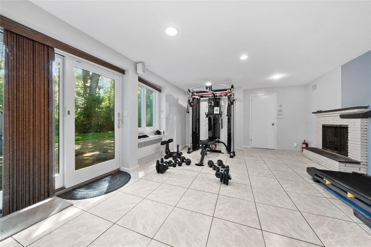 Fireplace, Fitness Equipment, Interior, Recessed Lighting