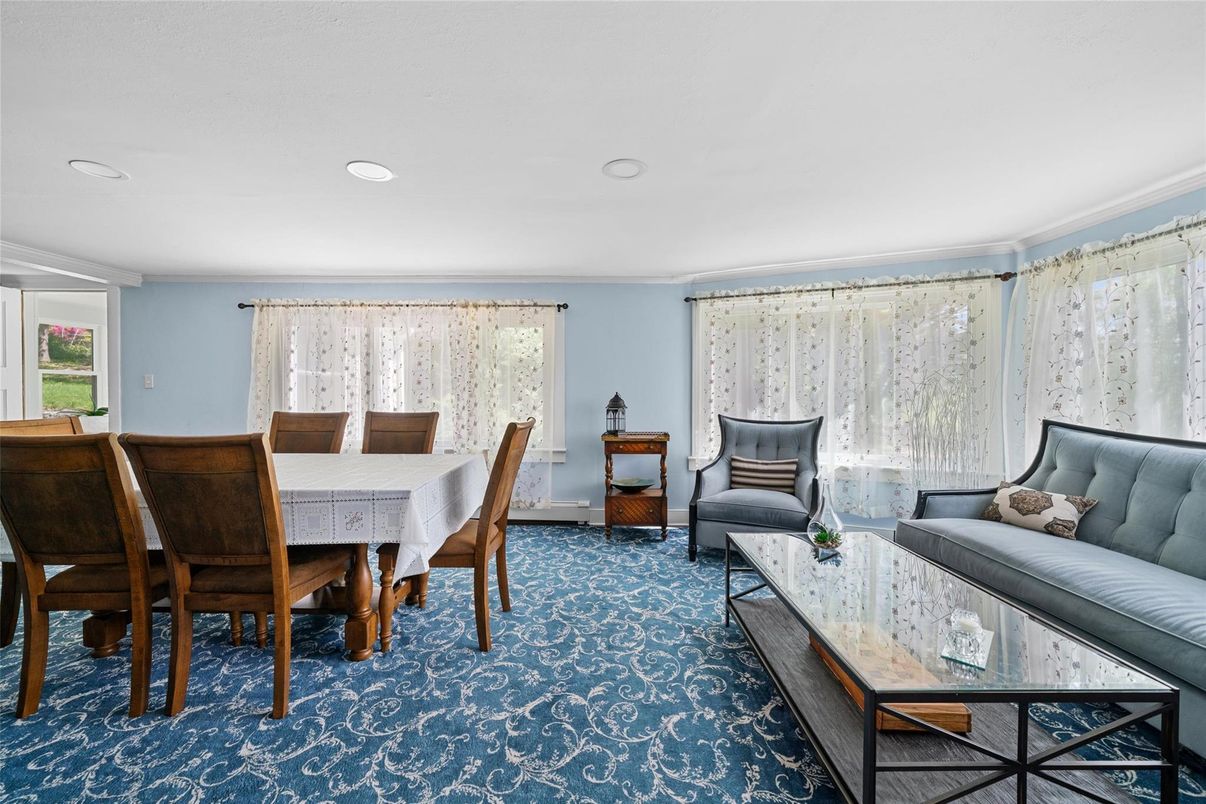 Dining room, Interior, Living room, Recessed Lighting