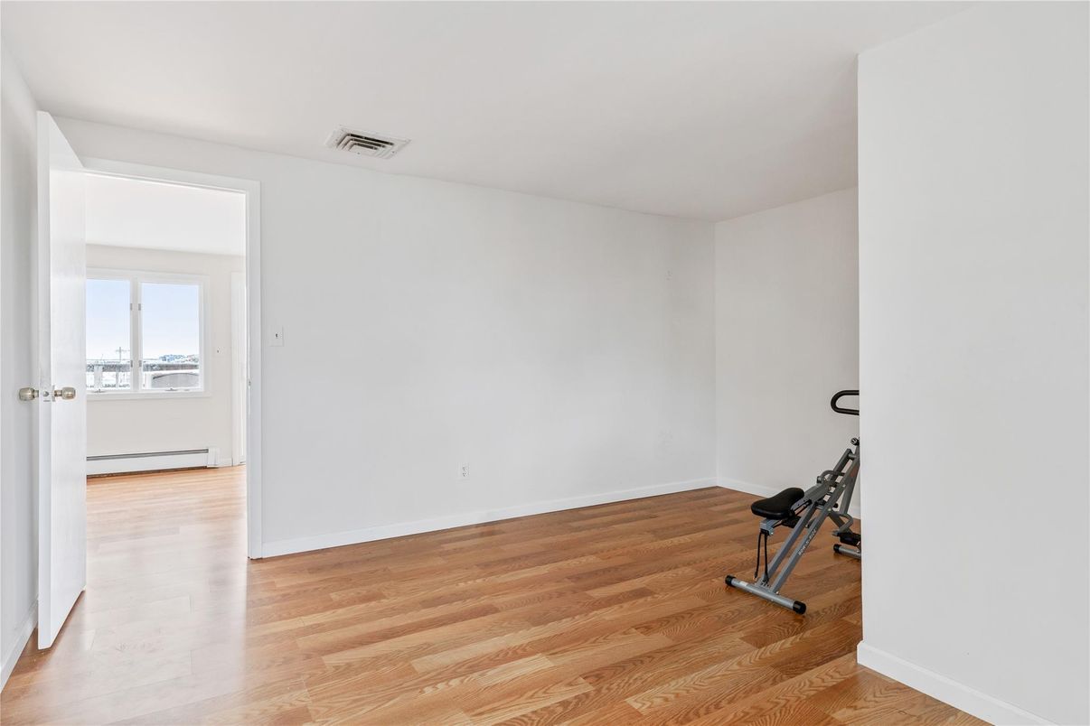Empty room, Fitness Equipment, Interior, Wood Texture Flooring