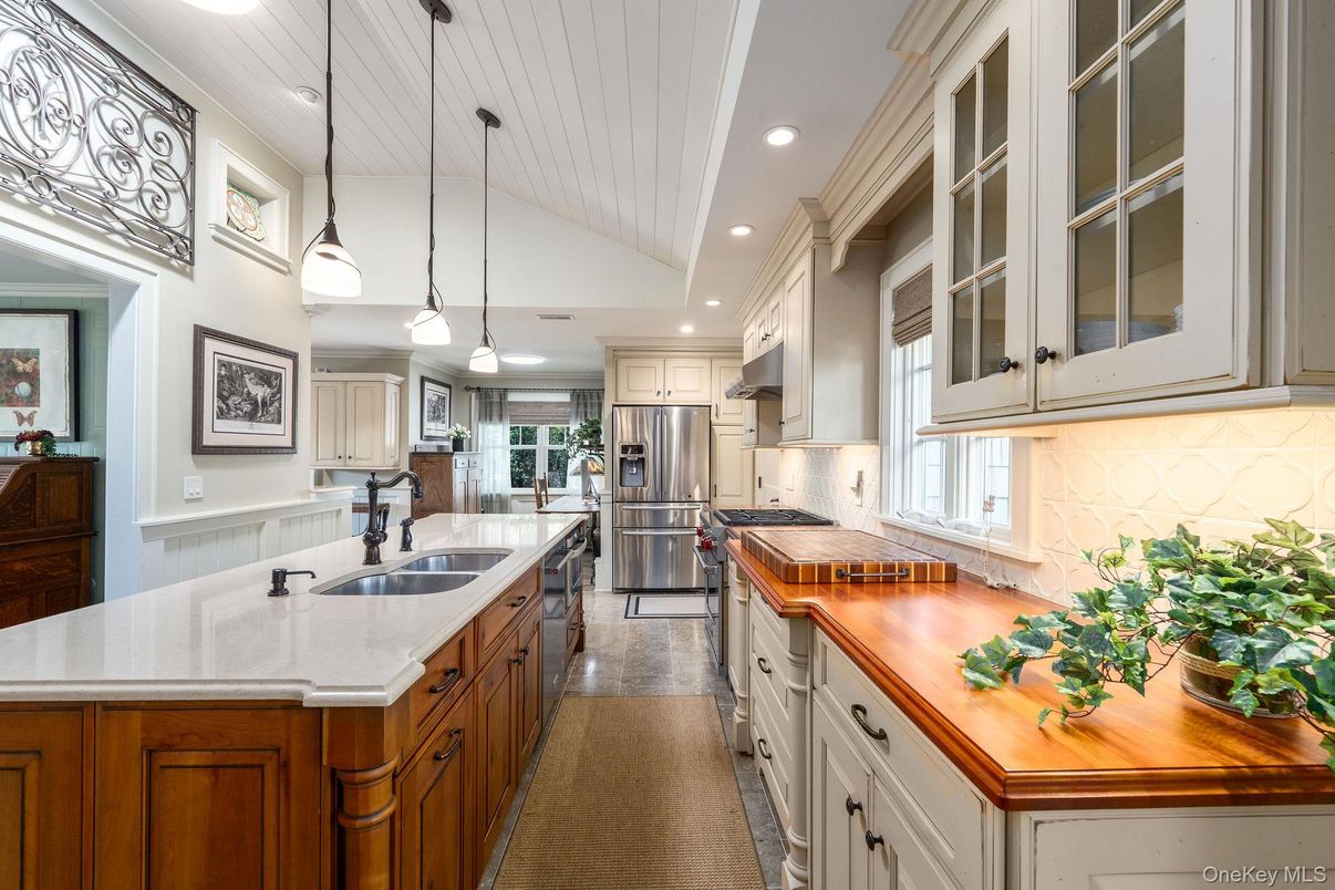 Interior, Kitchen, Pendant Lights, Recessed Lighting, Stainless Steel Appliances
