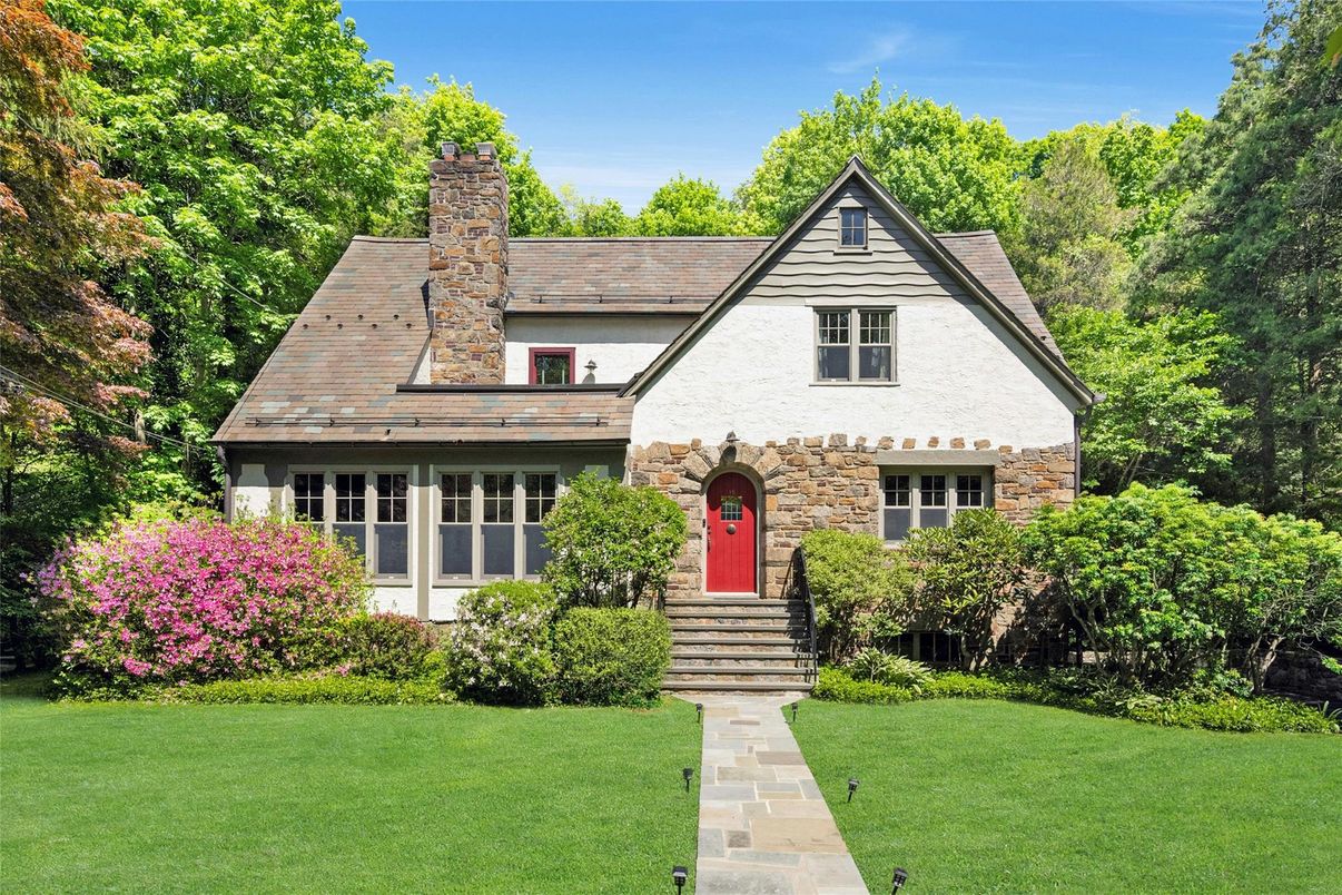 Exterior, Facade, Tudor Revival