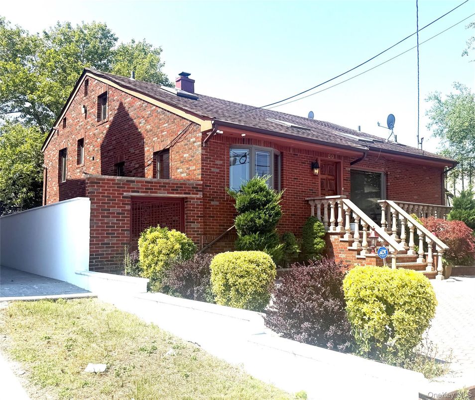 Exterior, Facade, Brick Facade, Log Home