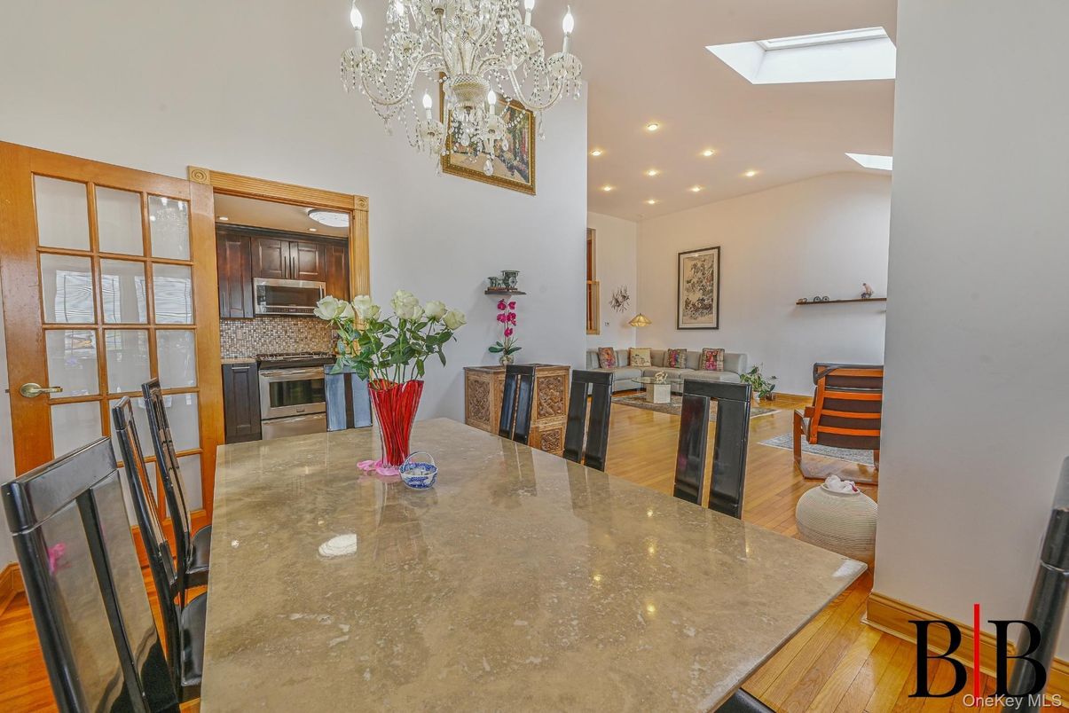 Chandelier, Dining room, Interior, Kitchen, Recessed Lighting, Wood Texture Flooring