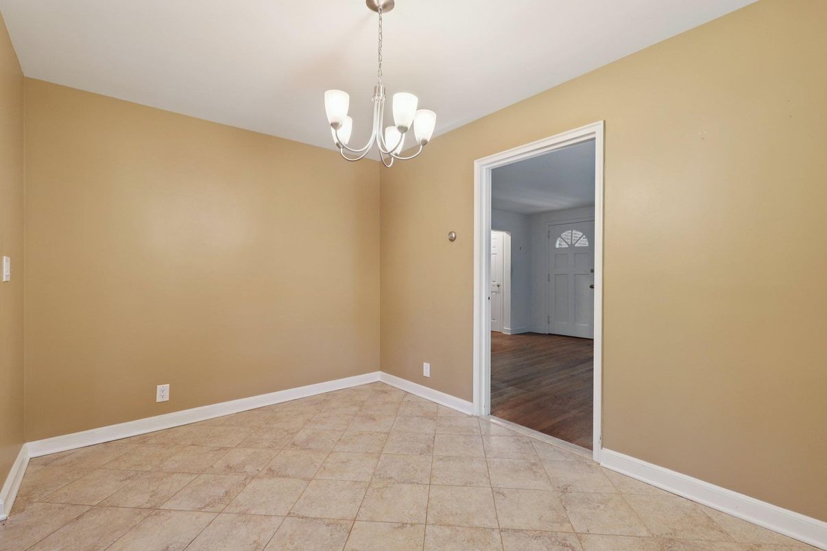Chandelier, Empty room, Interior, Wood Texture Flooring