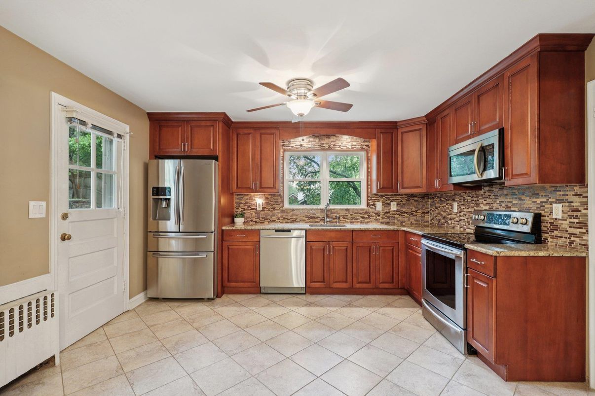 Interior, Kitchen, Stainless Steel Appliances