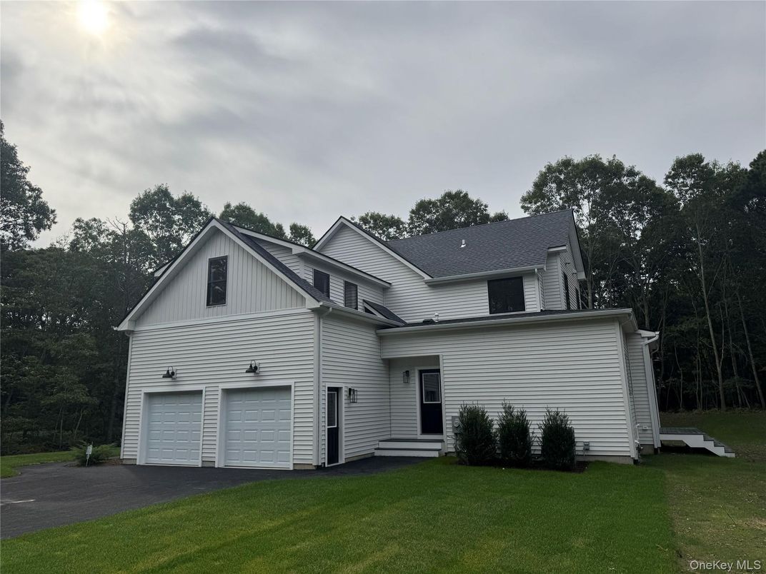 Attached, Exterior, Facade, Farmhouse