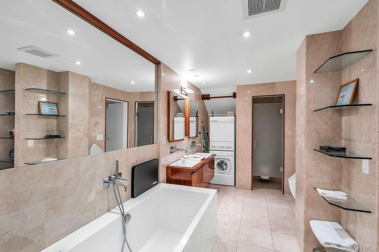 Bathroom, Dual Sink Vanities, Interior, Recessed Lighting, Washer