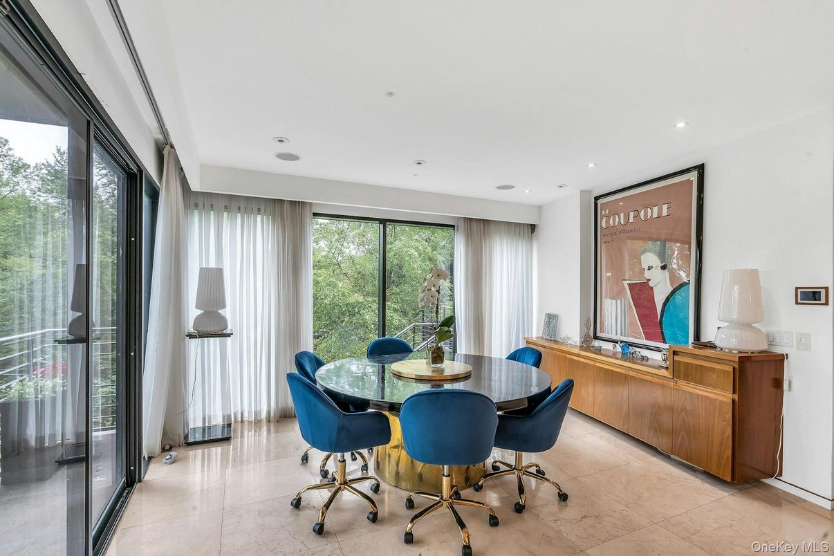 Dining room, Interior, Recessed Lighting