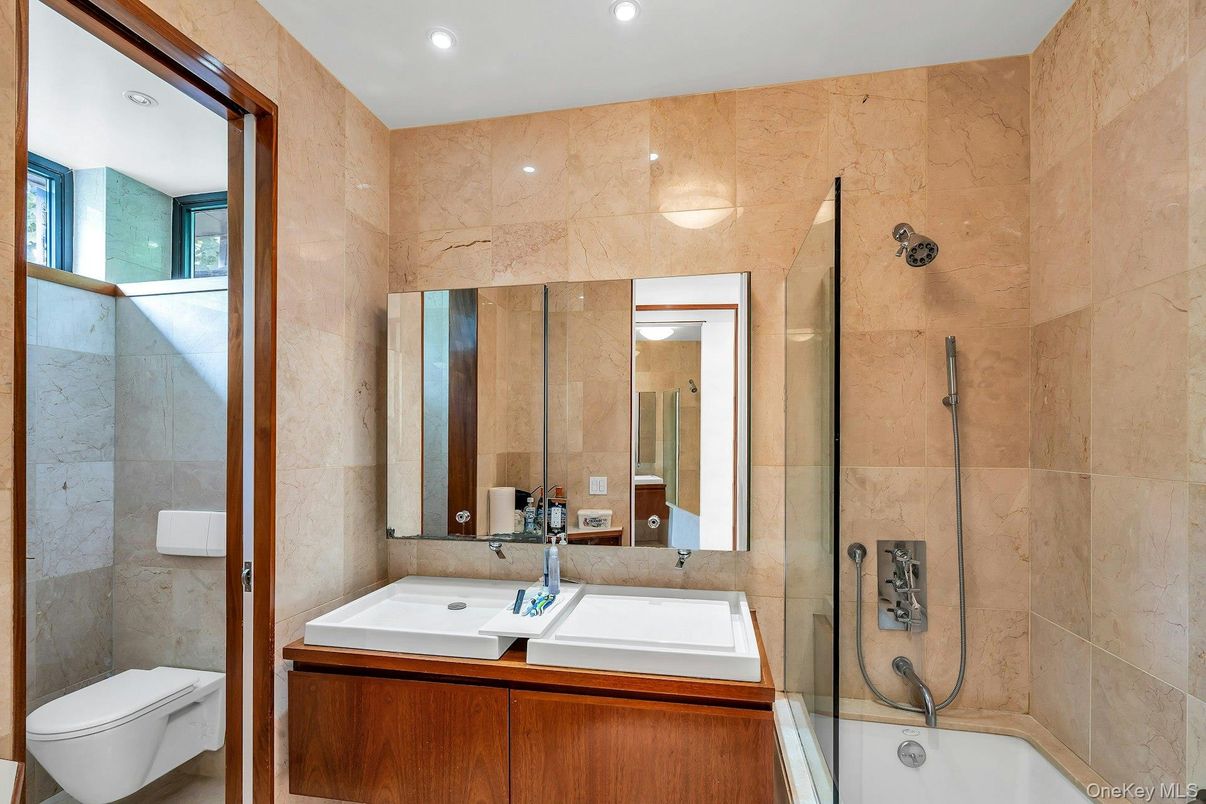 Bathroom, Interior, Recessed Lighting
