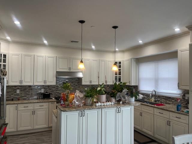 Interior, Kitchen, Pendant Lights, Recessed Lighting, Wood Texture Flooring