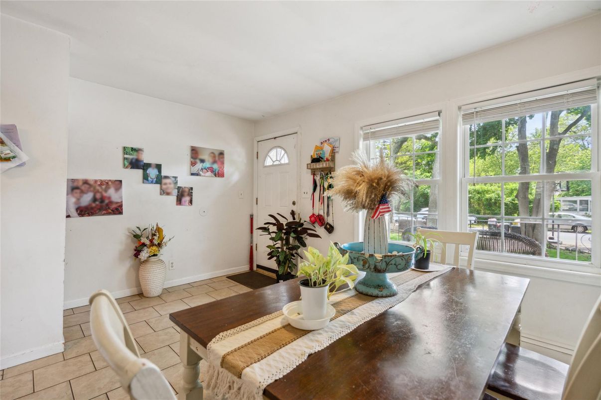 Dining room, Interior