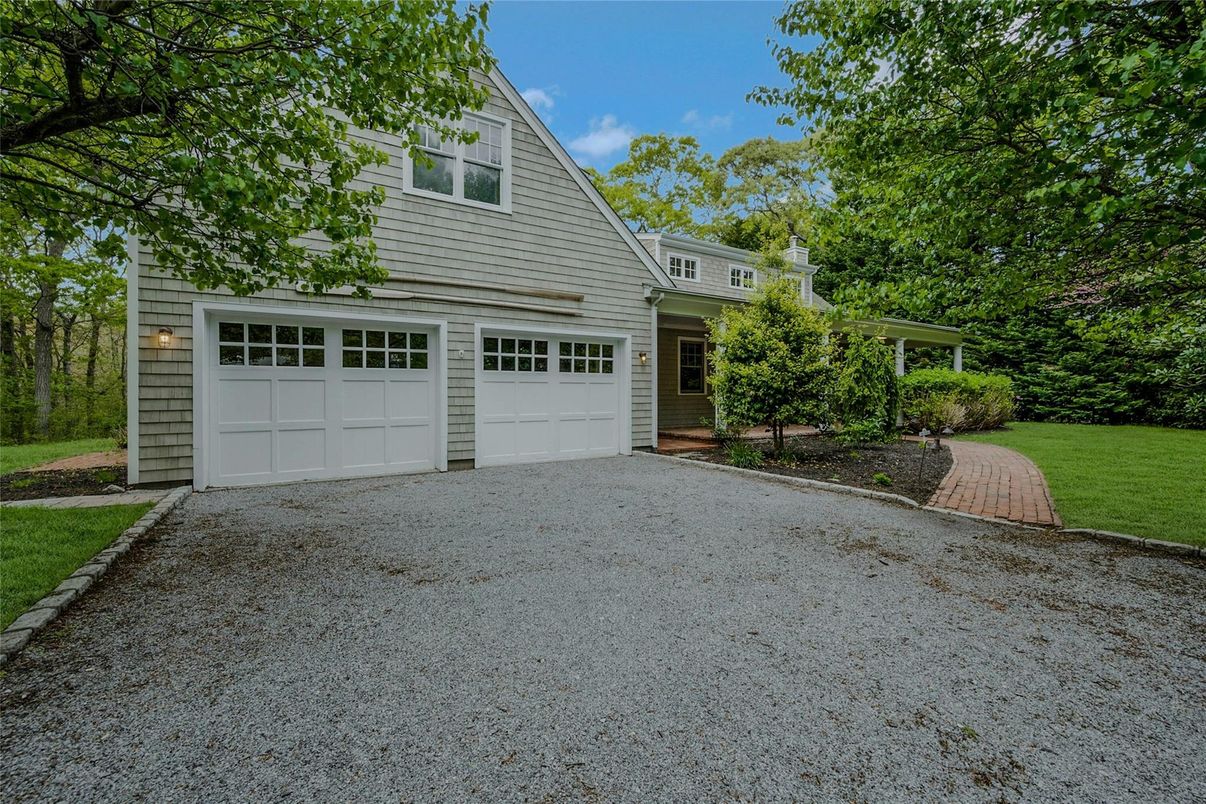 Attached, Exterior, Facade, Cape Cod
