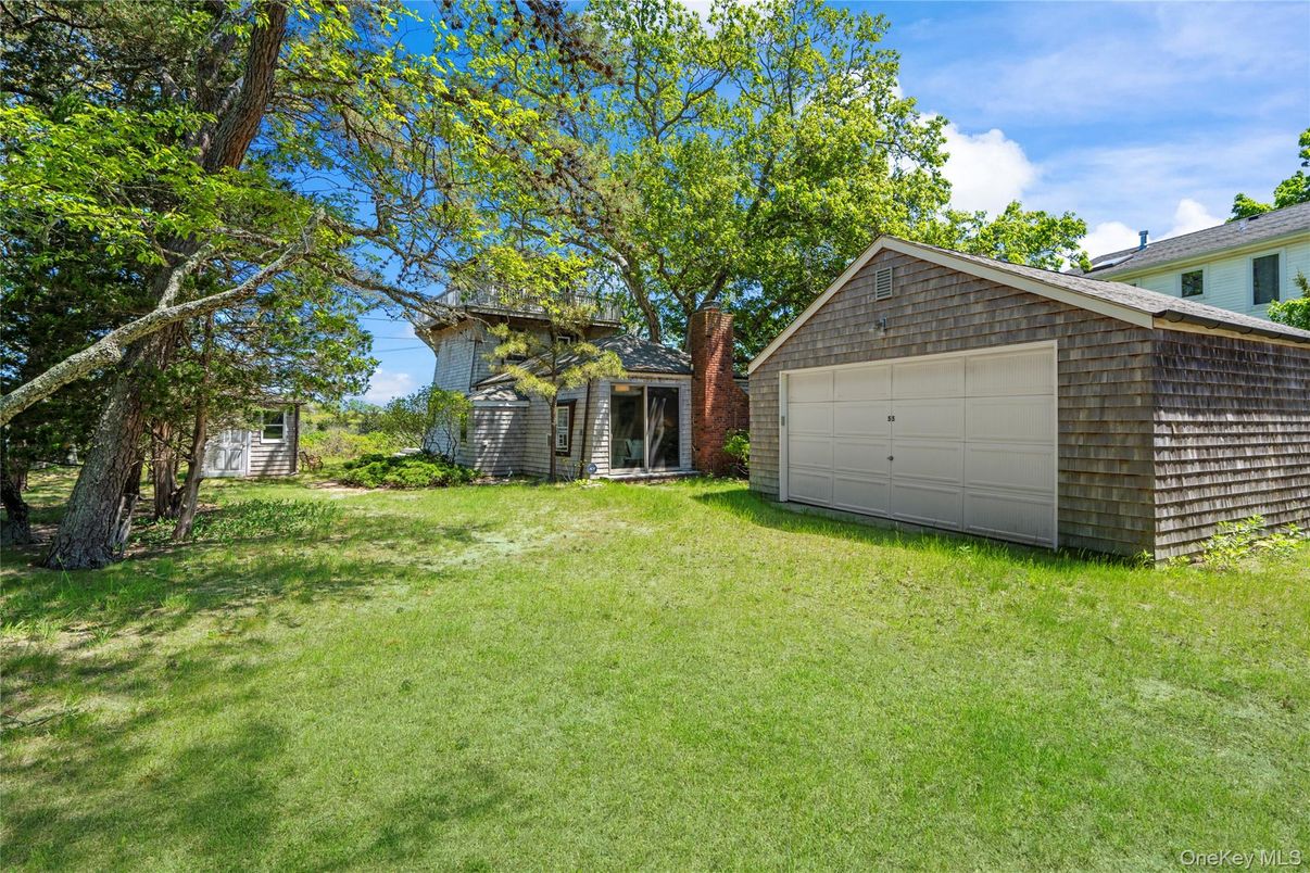 Backyard, Detached Garage, Exterior